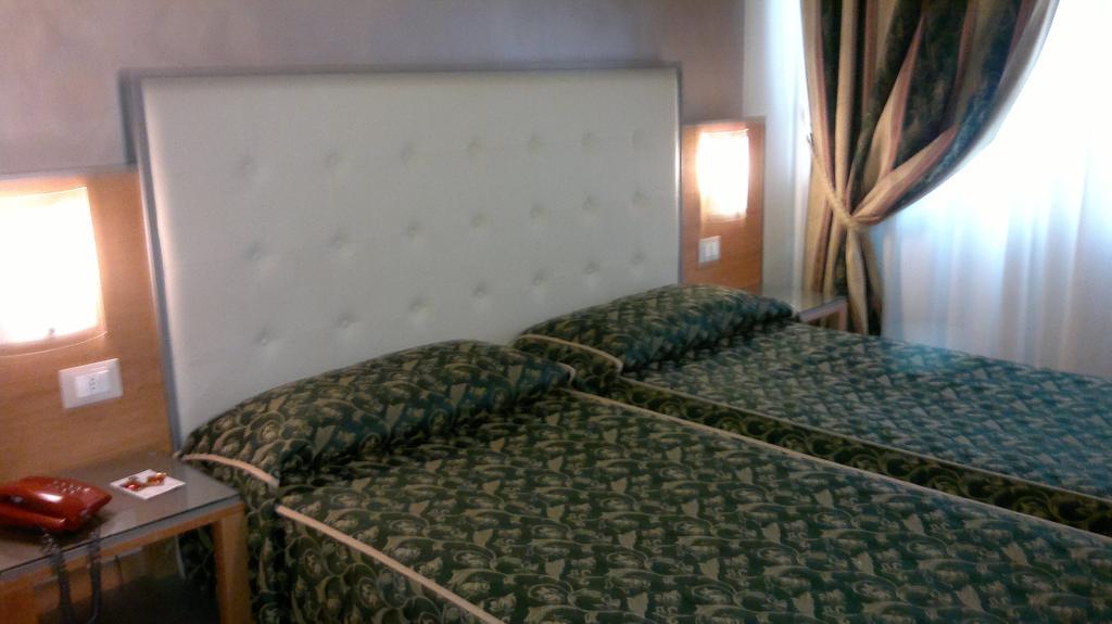 Hotel Riviera Segrate Room photo